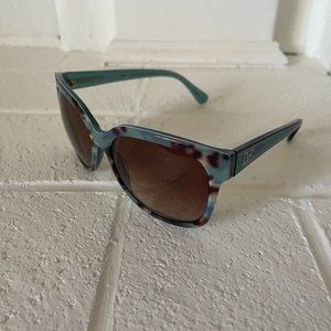 Diane von Furstenberg Sunglasses with case